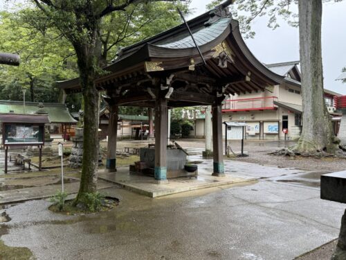 一言主神社の手水舎