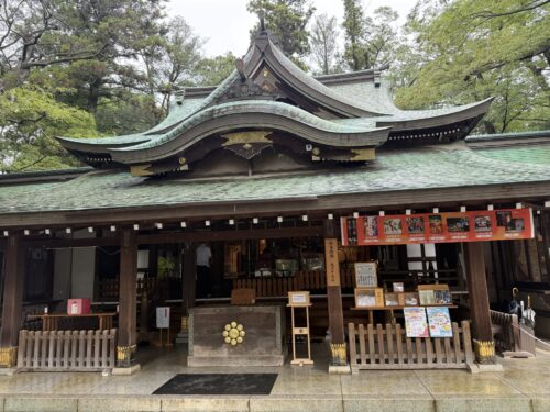 一言主神社 拝殿前