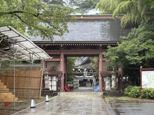 立派な随身門