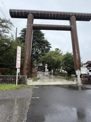 大宝八幡宮 鳥居前