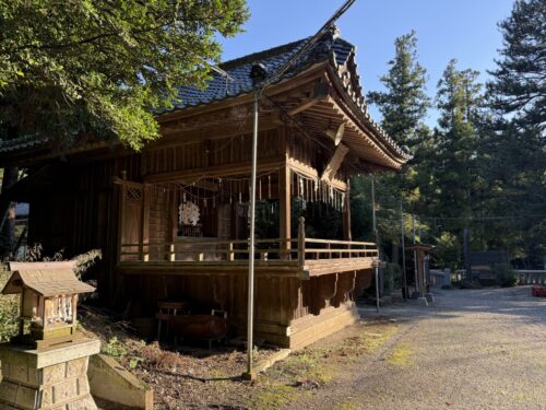 雷電神社のお社