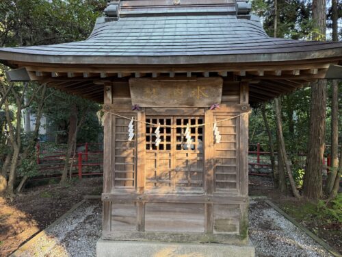 水神社のお社